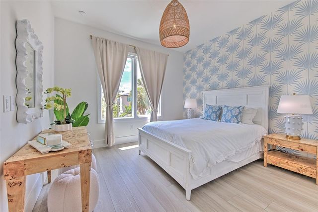 4815 W SUNSET BOULEVARD, Tampa, FL 33629