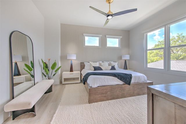 4815 W SUNSET BOULEVARD, Tampa, FL 33629