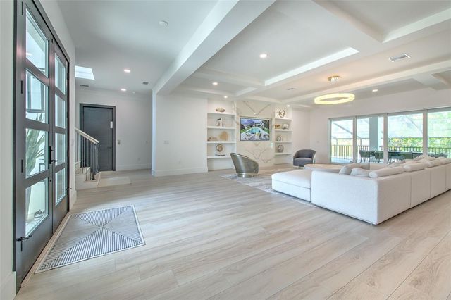 4815 W SUNSET BOULEVARD, Tampa, FL 33629