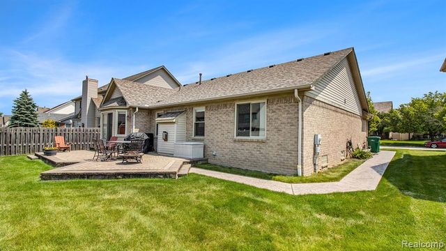 24272 Charles Drive, Brownstown, MI 48183