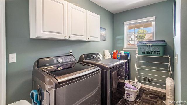 24272 Charles Drive, Brownstown, MI 48183