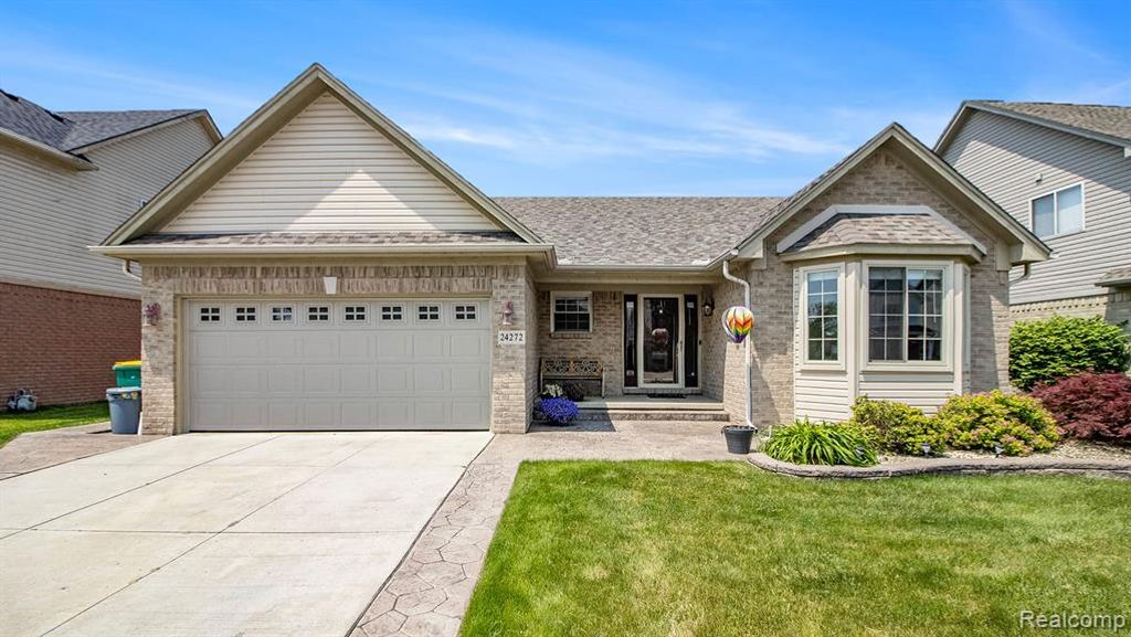 24272 Charles Drive, Brownstown, MI 48183