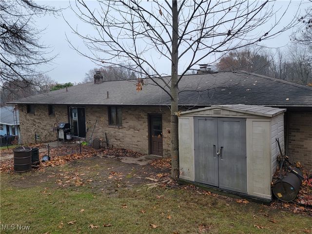 13457 Theeland Avenue NW, Uniontown, OH 44685