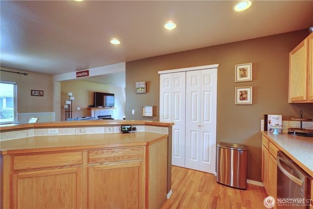 2702 9th SE, Puyallup, WA 98374