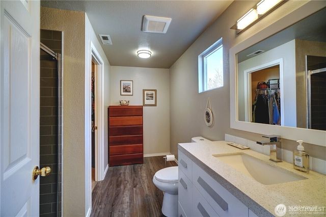 2702 9th SE, Puyallup, WA 98374