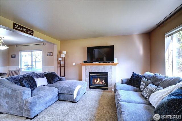 2702 9th SE, Puyallup, WA 98374