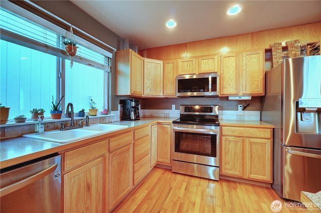 2702 9th SE, Puyallup, WA 98374