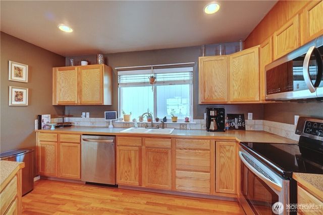 2702 9th SE, Puyallup, WA 98374