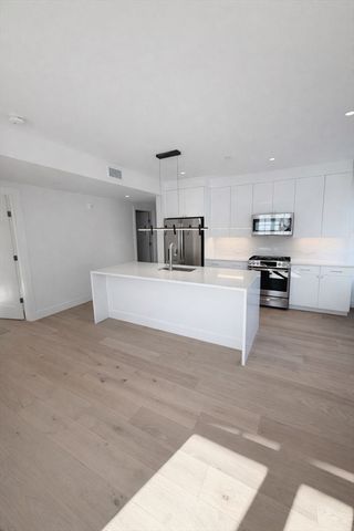 65 L Street 9, Boston, MA 02127