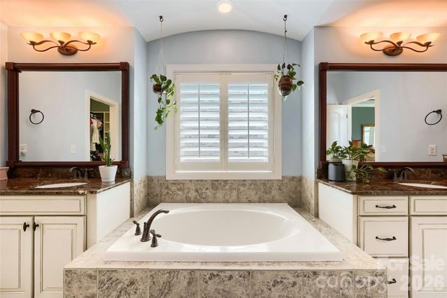 10636 Rippling Stream Drive NW, Concord, NC 28027