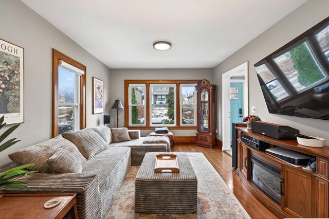 2622 Newton Avenue N, Minneapolis, MN 55411