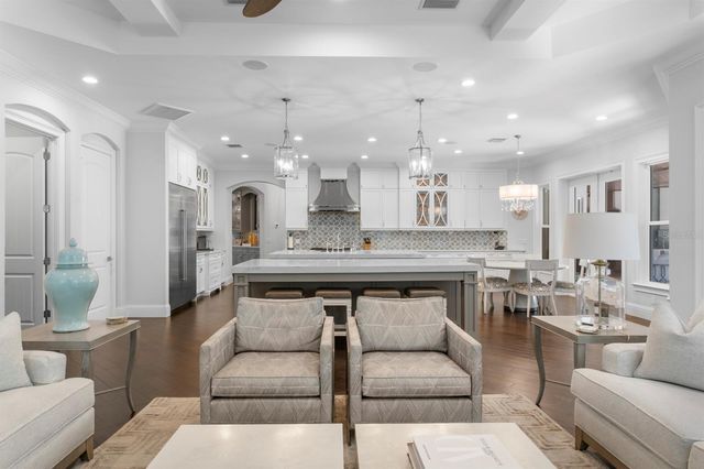 2604 S BRYANT CIRCLE, Tampa, FL 33629