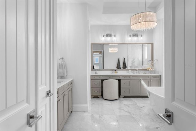 2604 S BRYANT CIRCLE, Tampa, FL 33629