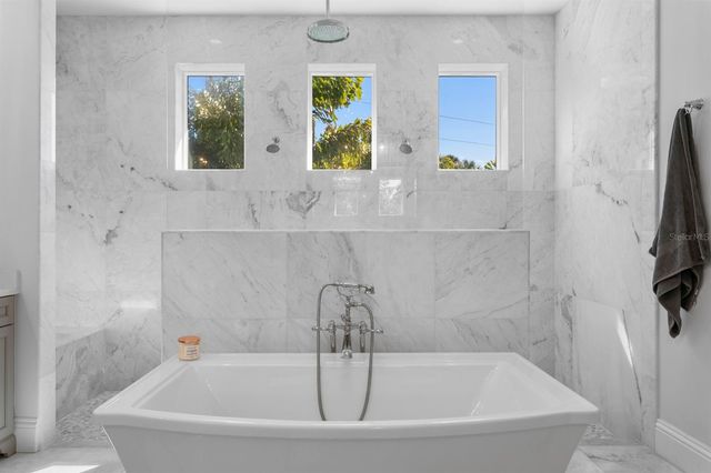 2604 S BRYANT CIRCLE, Tampa, FL 33629