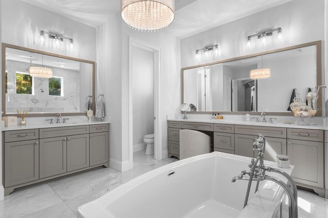 2604 S BRYANT CIRCLE, Tampa, FL 33629