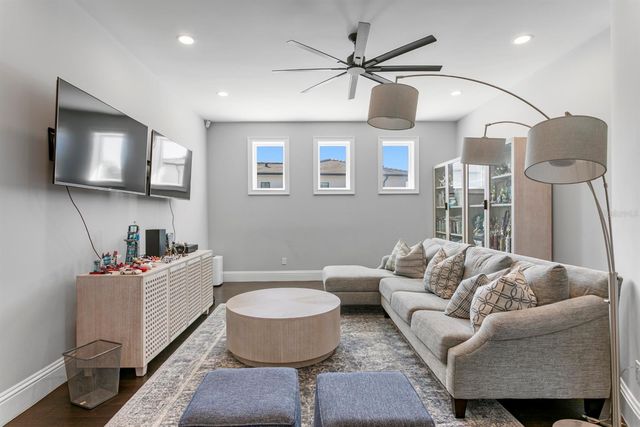 2604 S BRYANT CIRCLE, Tampa, FL 33629