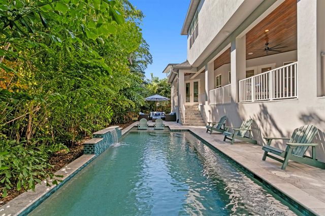 2604 S BRYANT CIRCLE, Tampa, FL 33629