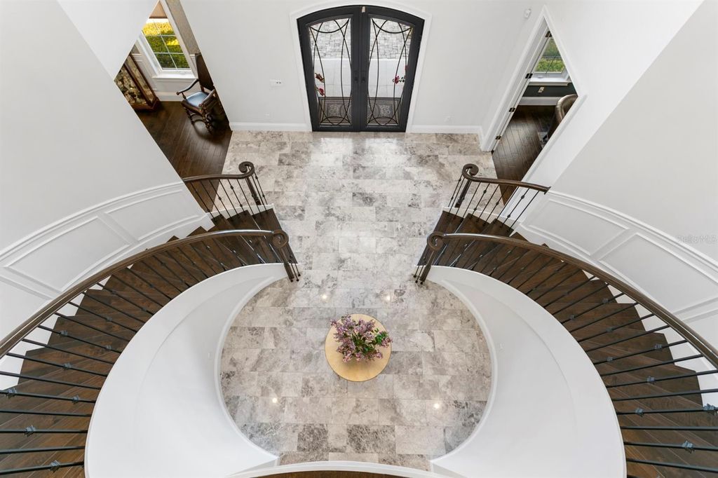 Image 24 of property listing at 2604 S BRYANT CIRCLE, Tampa, FL 33629