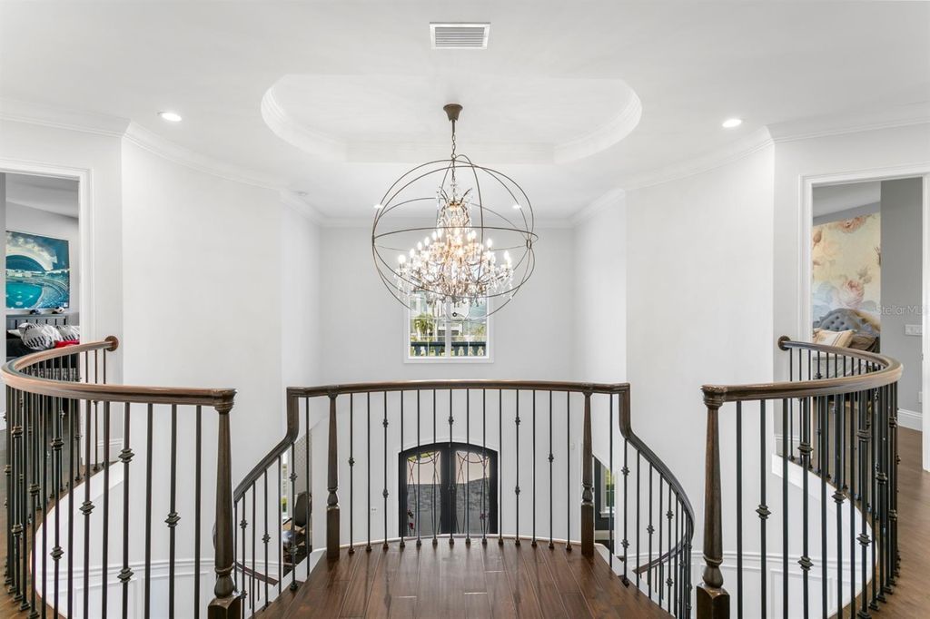 Image 25 of property listing at 2604 S BRYANT CIRCLE, Tampa, FL 33629