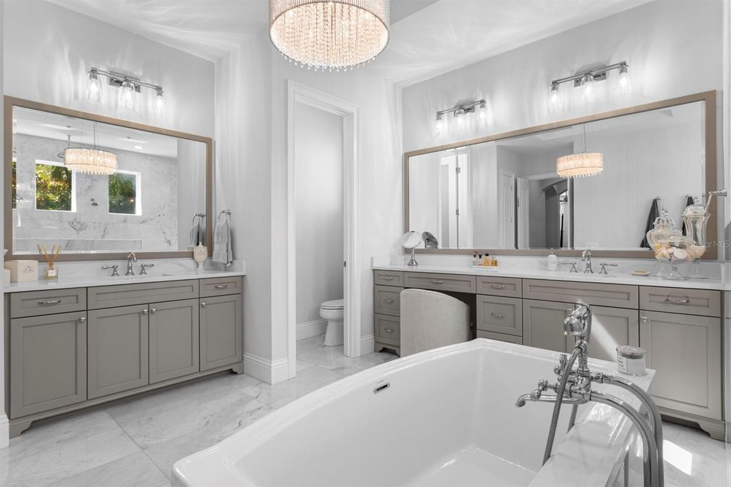 Image 29 of property listing at 2604 S BRYANT CIRCLE, Tampa, FL 33629