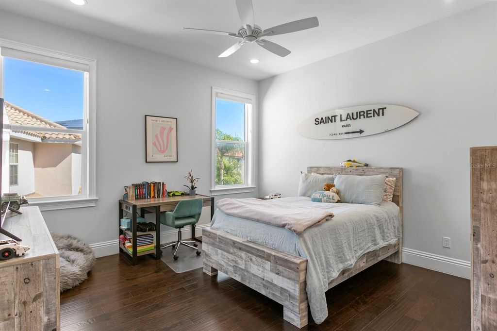 Image 36 of property listing at 2604 S BRYANT CIRCLE, Tampa, FL 33629