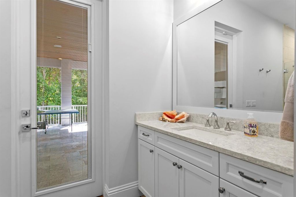 Image 41 of property listing at 2604 S BRYANT CIRCLE, Tampa, FL 33629