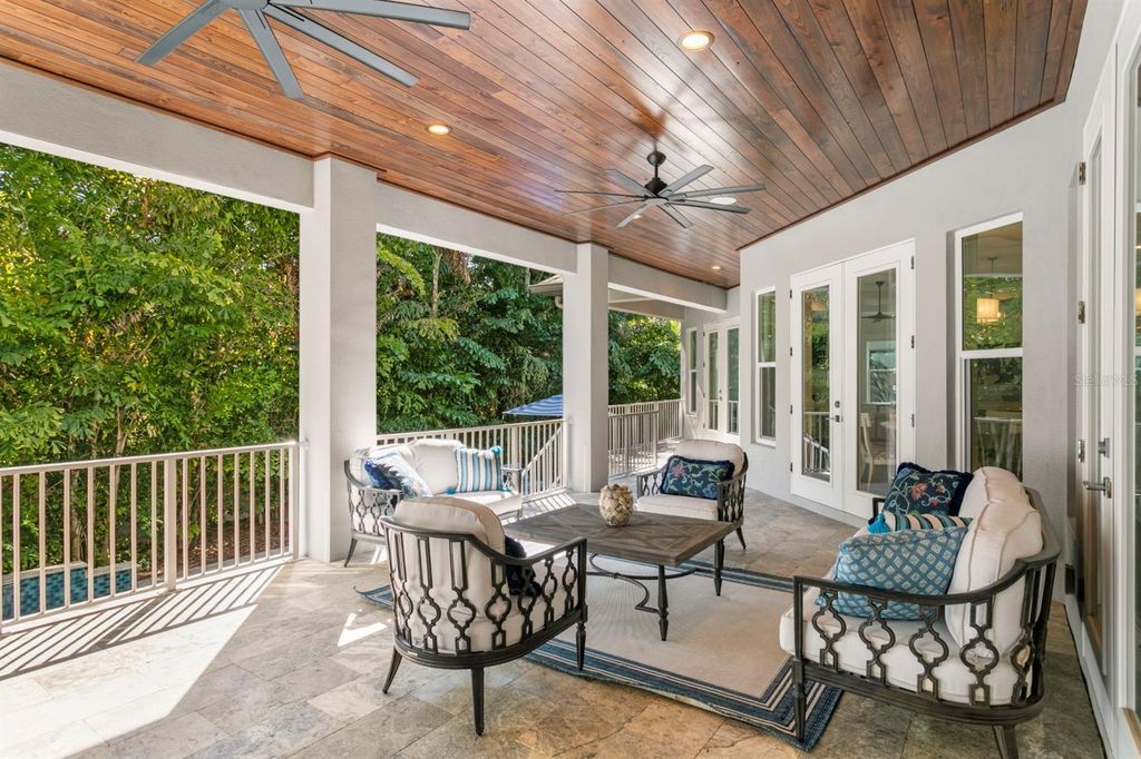 Image 44 of property listing at 2604 S BRYANT CIRCLE, Tampa, FL 33629