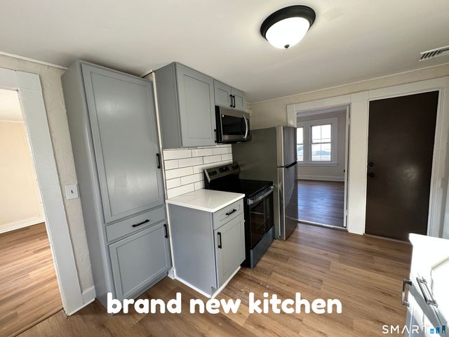 21 Williams Street 3rd FL, New London, CT 06320