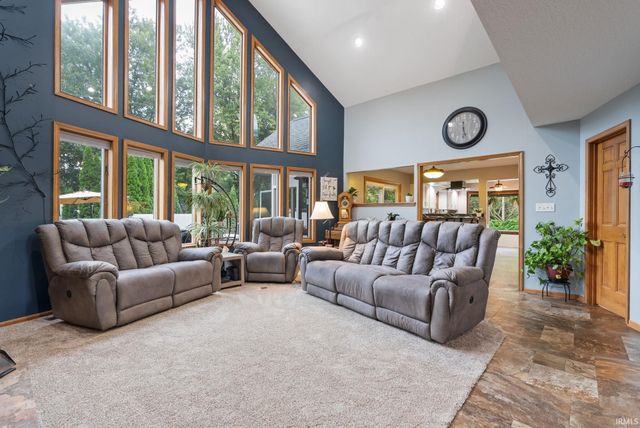 9022 S Bay Court, New Haven, IN 46774