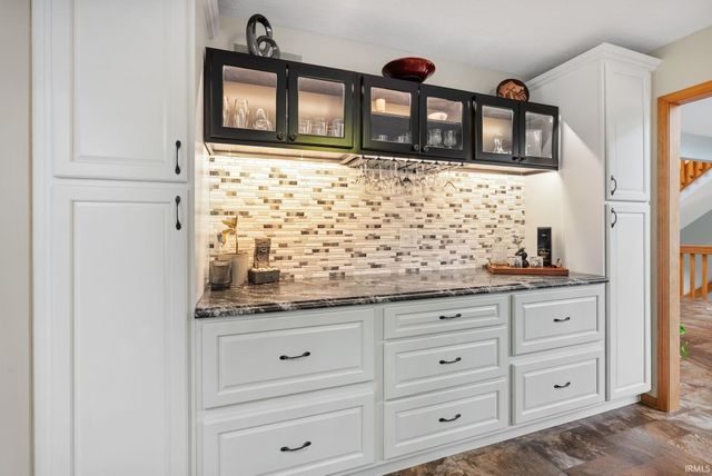 9022 S Bay Court, New Haven, IN 46774