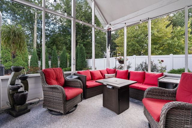 9022 S Bay Court, New Haven, IN 46774