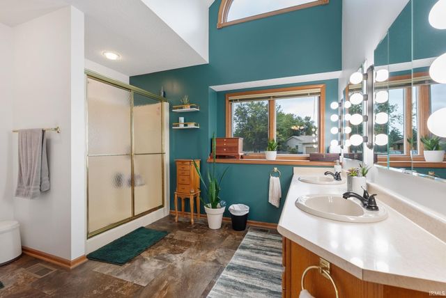 9022 S Bay Court, New Haven, IN 46774