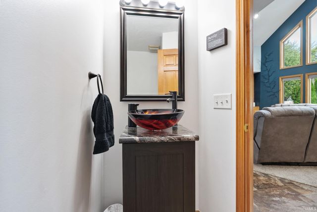 9022 S Bay Court, New Haven, IN 46774