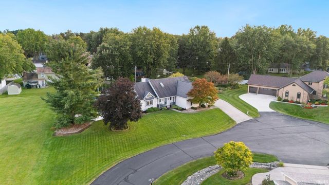 9022 S Bay Court, New Haven, IN 46774