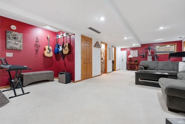 9022 S Bay Court, New Haven, IN 46774