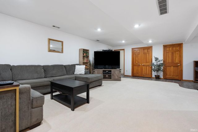 9022 S Bay Court, New Haven, IN 46774