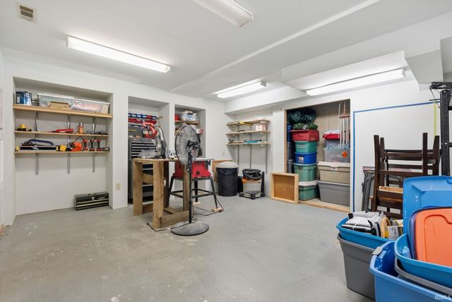 9022 S Bay Court, New Haven, IN 46774