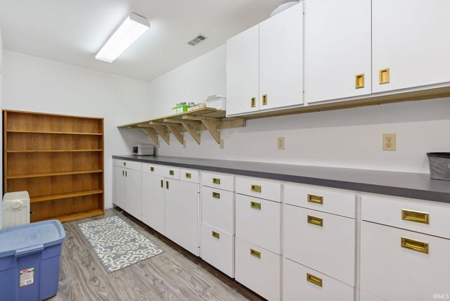 9022 S Bay Court, New Haven, IN 46774