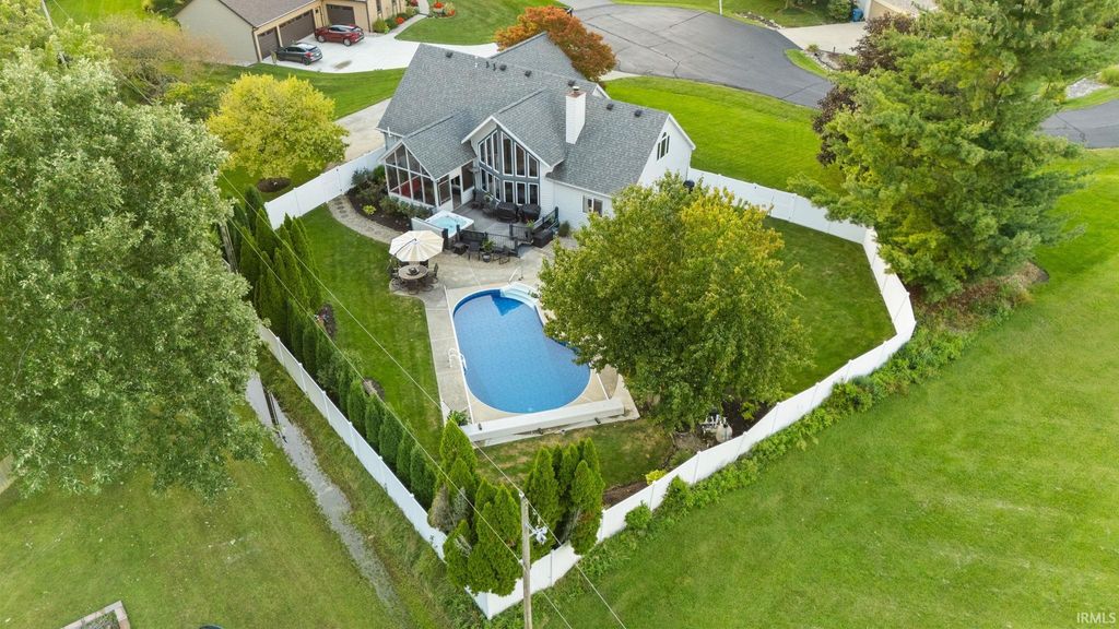 9022 S Bay Court, New Haven, IN 46774