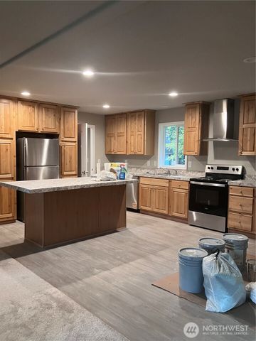 90 N Standstill Drive N, Hoodsport, WA 98548