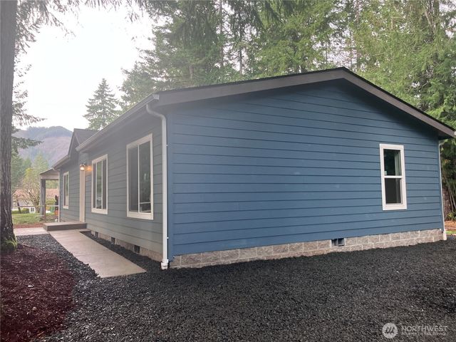 90 N Standstill Drive N, Hoodsport, WA 98548