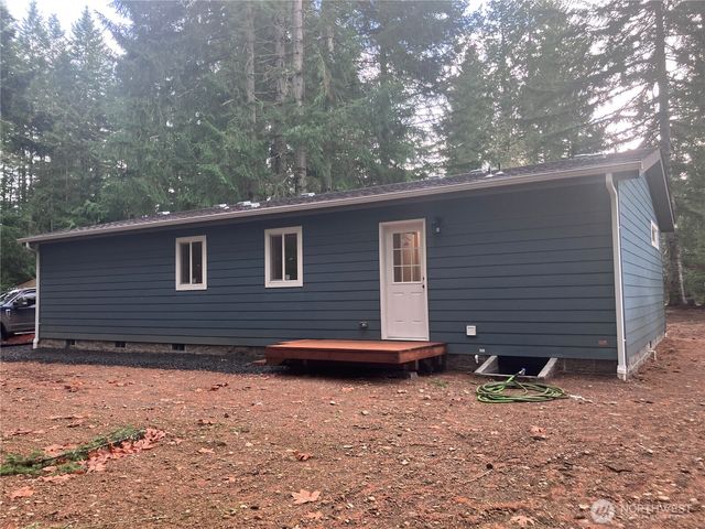 90 N Standstill Drive N, Hoodsport, WA 98548