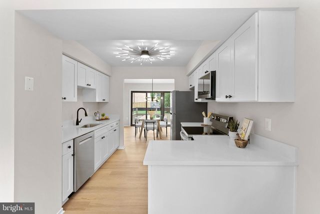 3180 READSBOROUGH CT, Fairfax, VA 22031