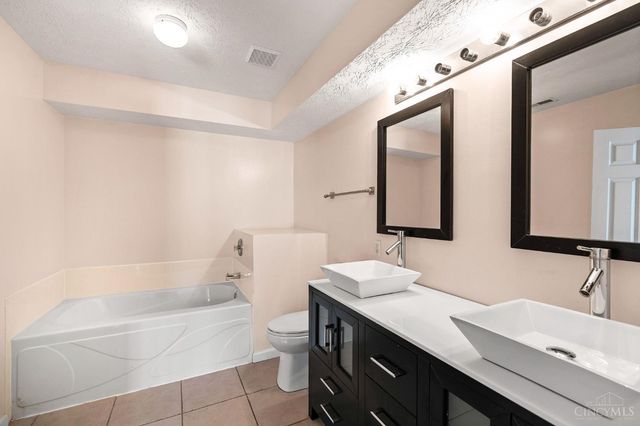 854 Round Hill Court, Lebanon, OH 45036