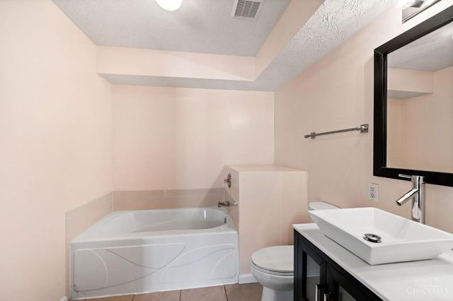 854 Round Hill Court, Lebanon, OH 45036