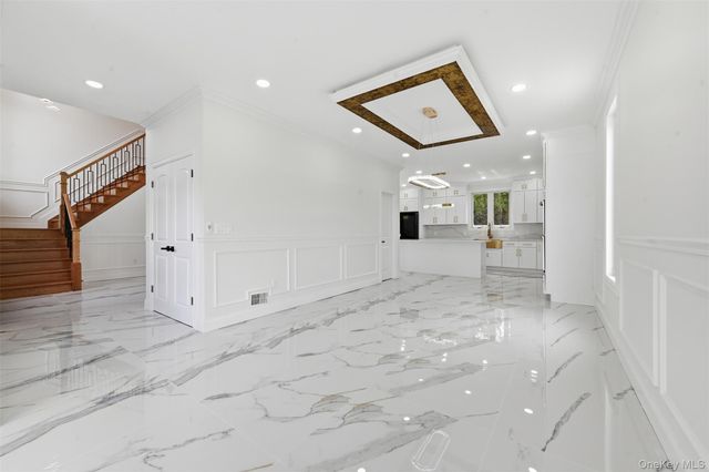 1275 Barry Drive S, Valley Stream, NY 11580