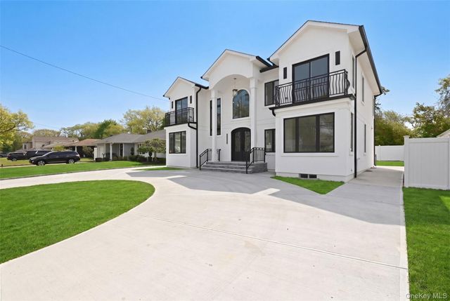 1275 Barry Drive S, Valley Stream, NY 11580