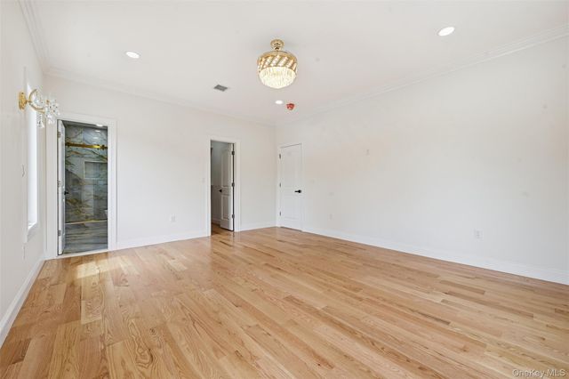 1275 Barry Drive S, Valley Stream, NY 11580