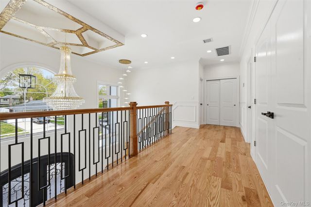 1275 Barry Drive S, Valley Stream, NY 11580