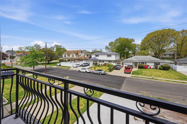 1275 Barry Drive S, Valley Stream, NY 11580